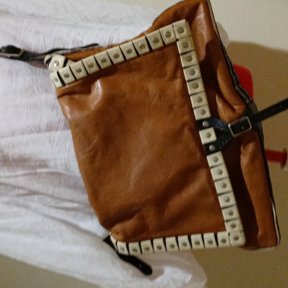 Bella Dolci Leather Bag - Picture 3 of 12